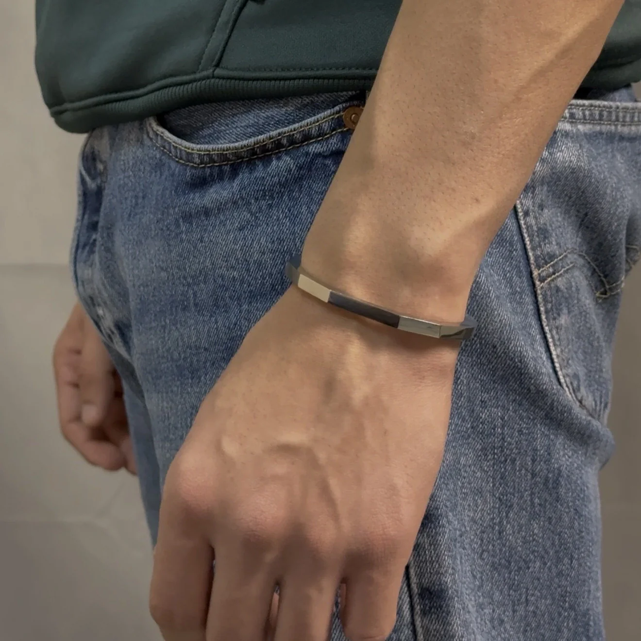 🔗 Titan Hex Bracelet - Image 3