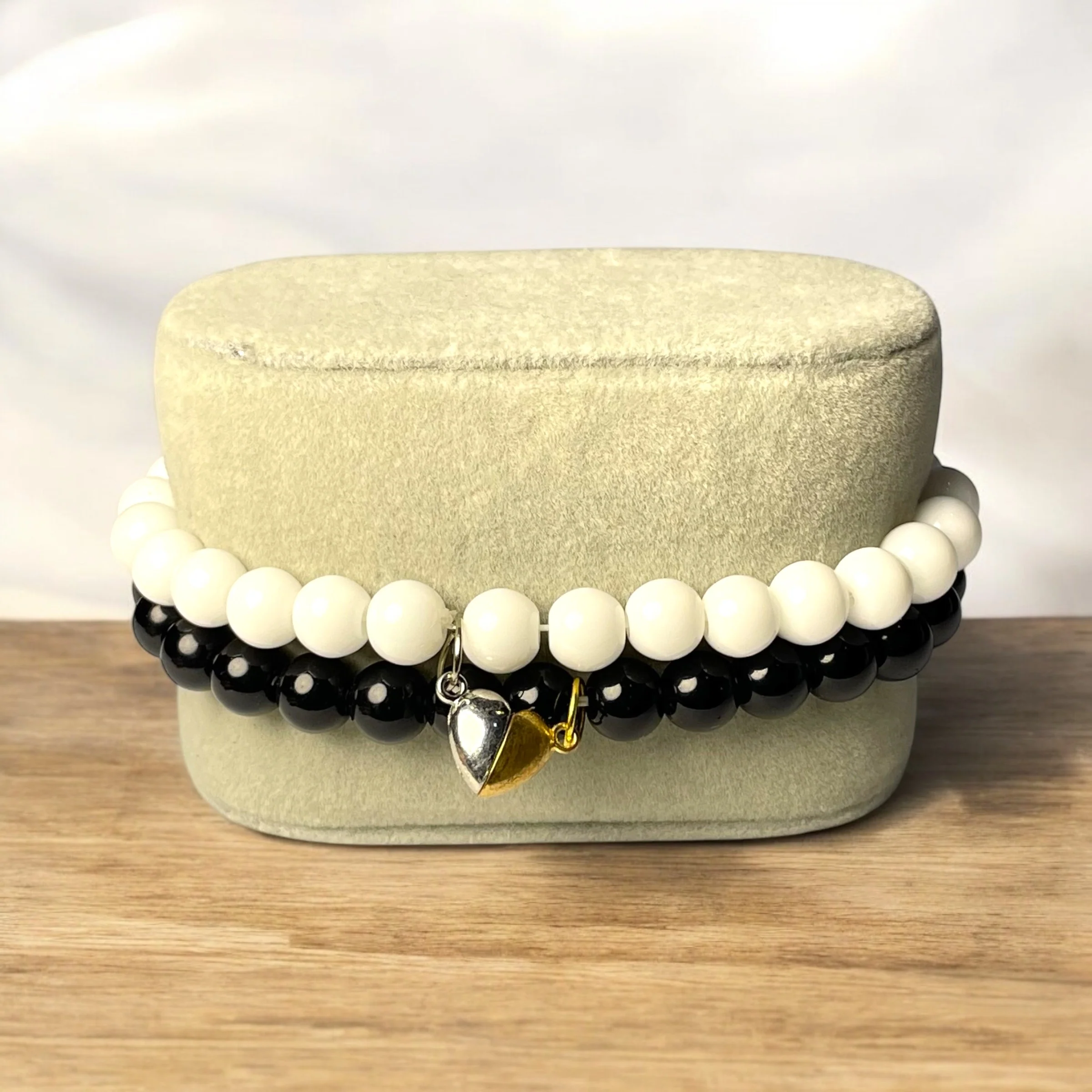 magnetic love heart beads bracelets - Image 3