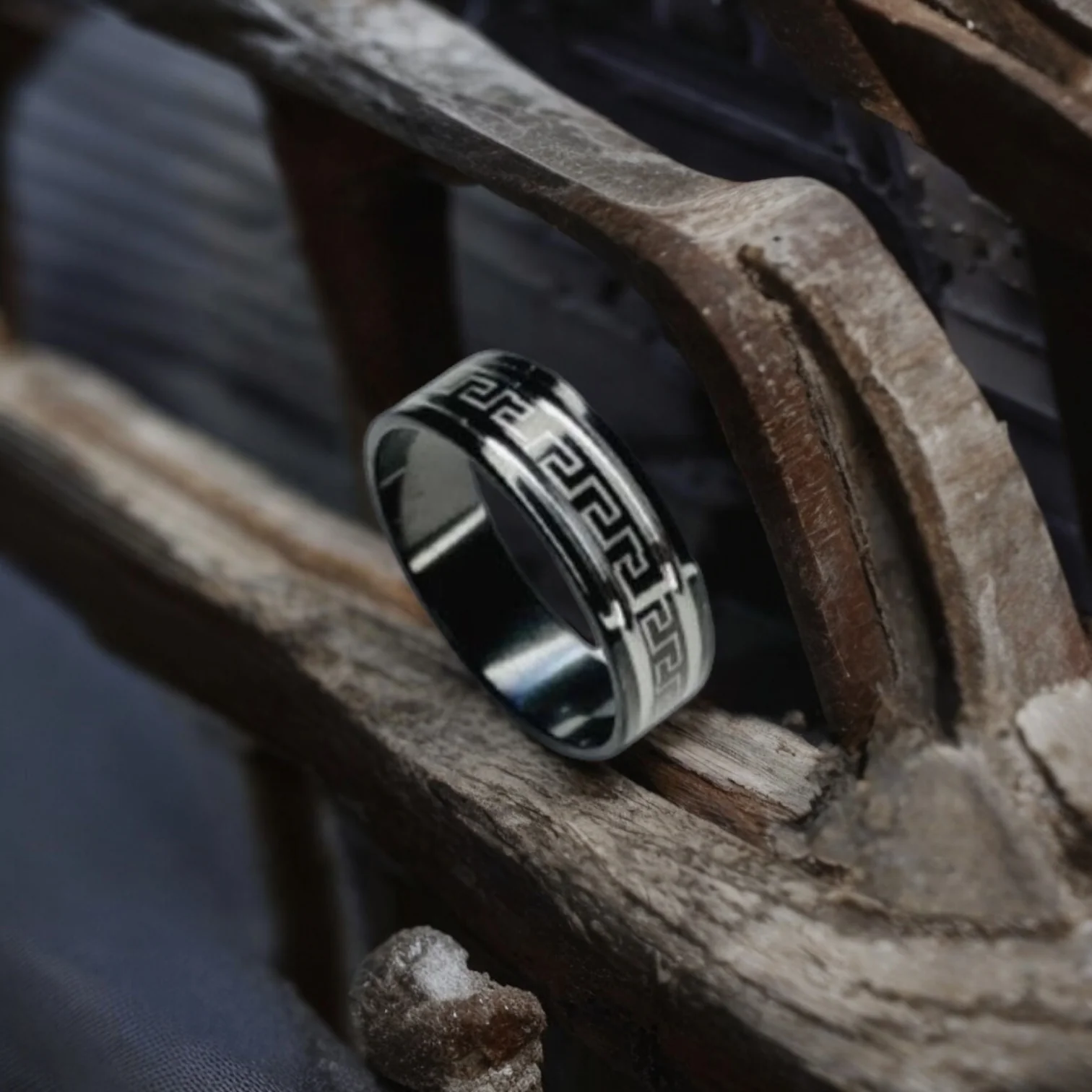 Greek Wave Design Black Silver Ring - Image 5