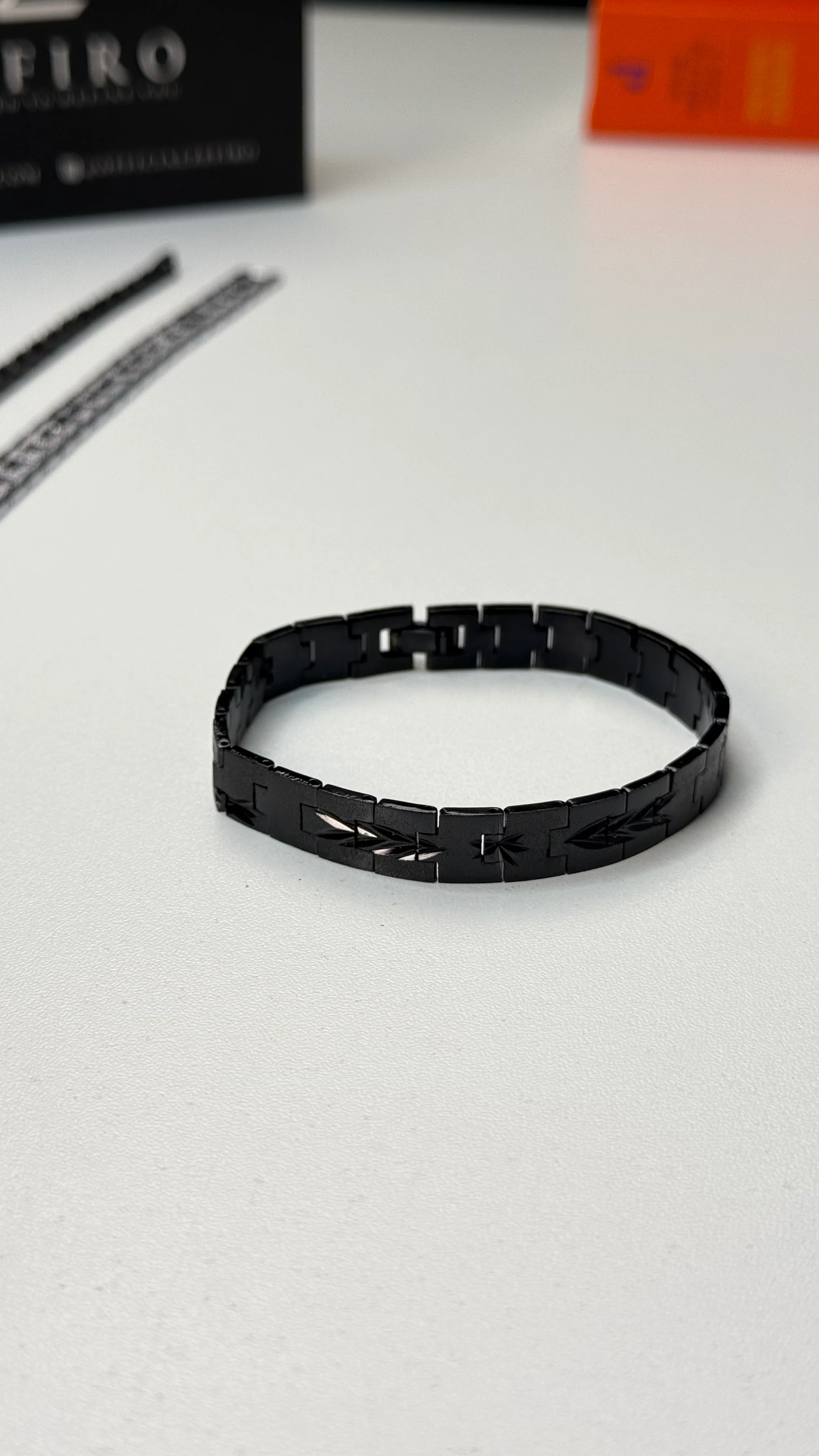 Royal Crest Bracelet 5MM (black) - Image 4