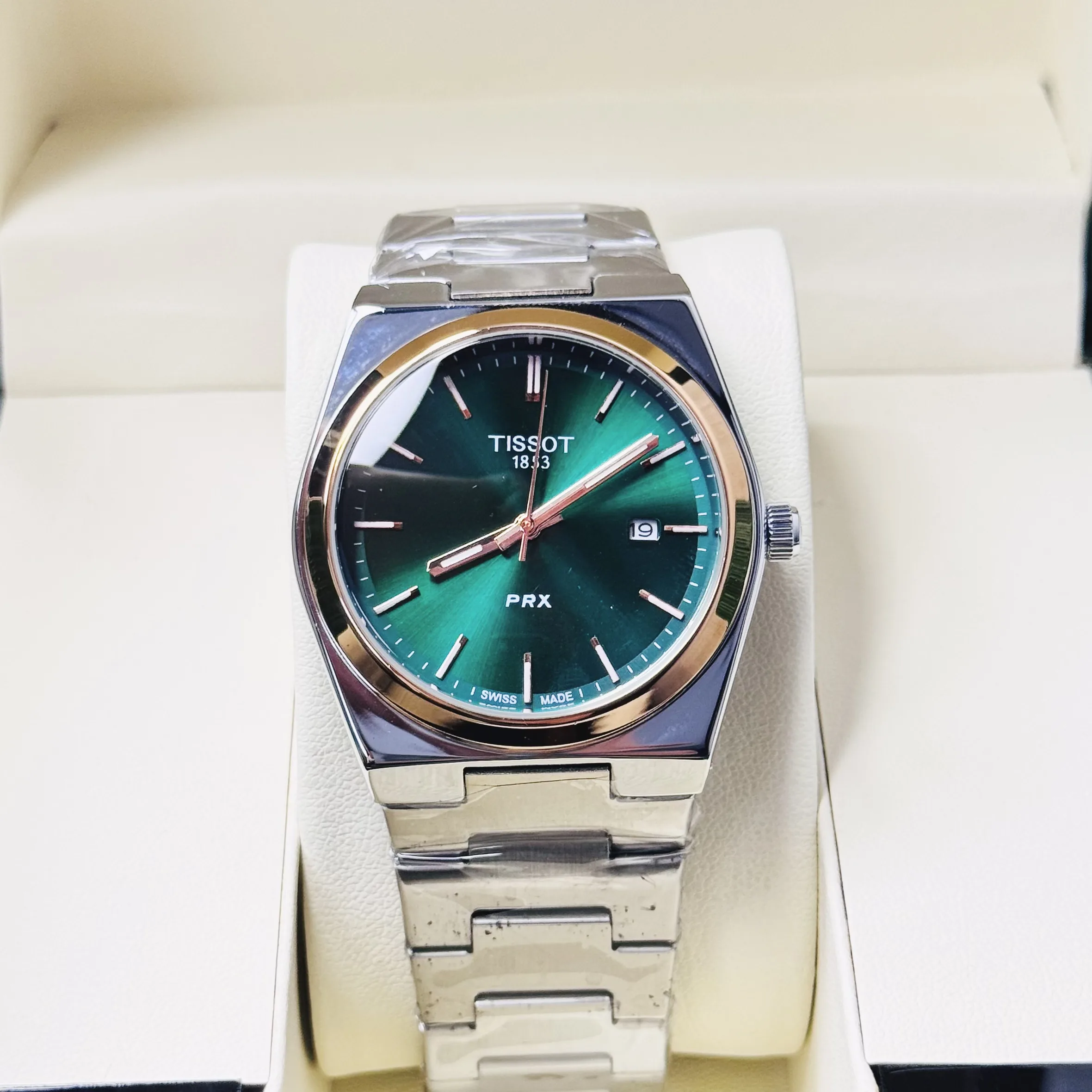 ZEFIRO T-02 GOLD DIAL: The Ultimate Integrated Steel Sport Series - Image 6